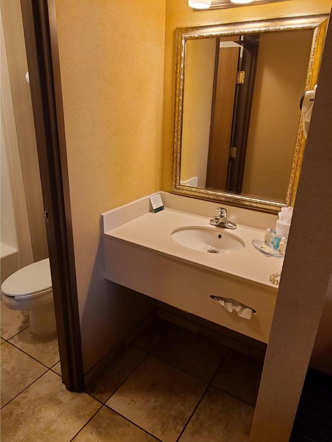 Quality Inn & Suites Wellington - Fort Collins Buitenkant foto