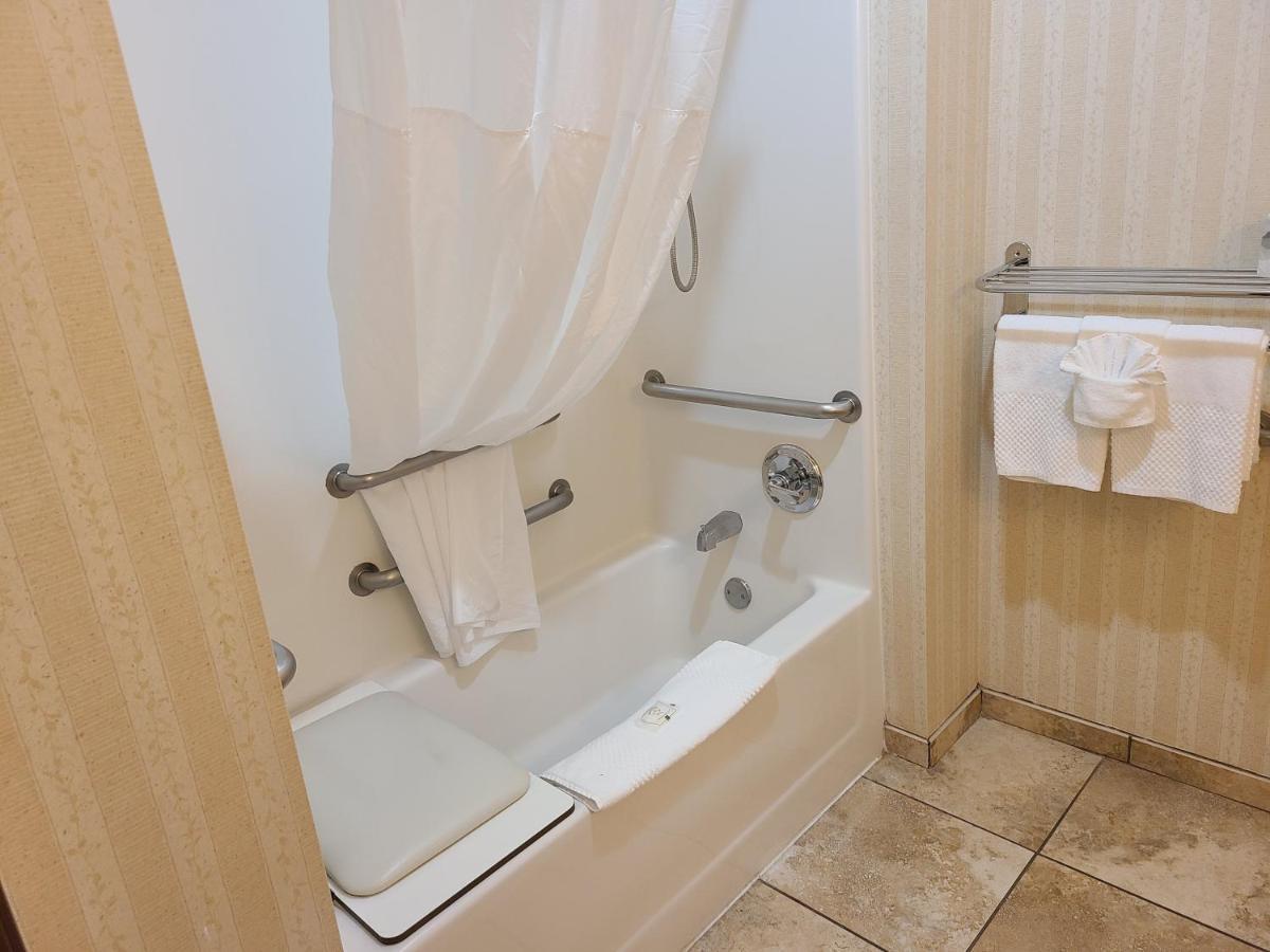 Quality Inn & Suites Wellington - Fort Collins Buitenkant foto