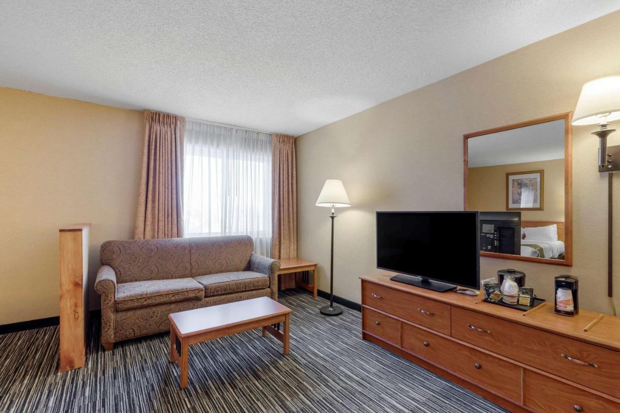 Quality Inn & Suites Wellington - Fort Collins Buitenkant foto